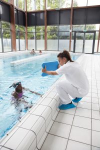 Exercice en piscine pour adulte